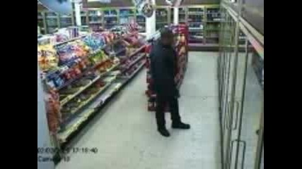 Полицай Танцува В Магазин