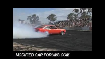 Fryzem Lx Torana burnout at Springnats 2008 