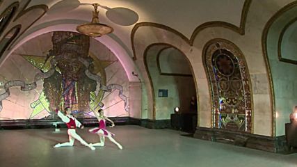 Russia: Kremlin Ballet dancers transform Novoslobodskaya metro station into ballet stage