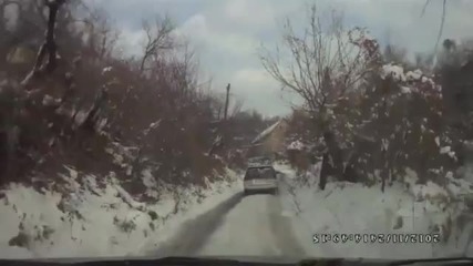 Subaru Outback не се справя на сняг