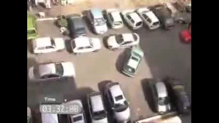 Жени паркират като 10 годишен