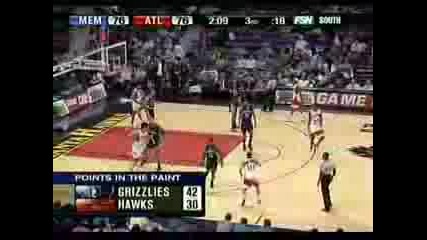 Stromile Swift Posterizes The Hawks