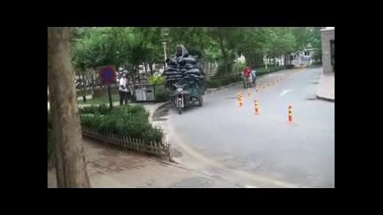 Вижте как чистят улиците в Китай