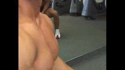Bodybuilder Tamer El Shahat Poses Biceps
