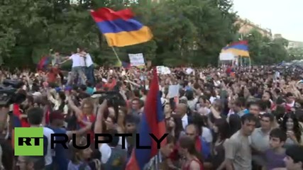 Armenia: ELECTRIC atmosphere in Yerevan after Sargsyan reportedly offers price hike solution