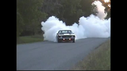 Camaro Smokin' 'em down