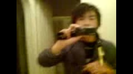Beatboxing Sony Ericsson k800i mirror,  oh Yeh.