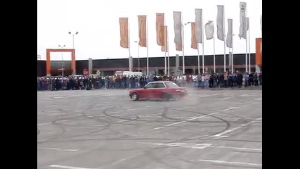 Това е да си луд!!bmw E30 2