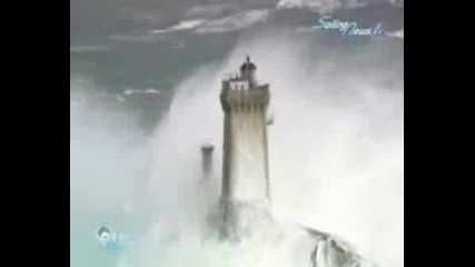 Deniz Fenerleri Ve Dalgalar
