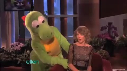 Ellen Degeneres Scares Taylor Swift... Again... With Green Dinosaur (11012010)