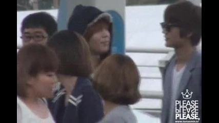 110521 smiling cutie in a hoodie Taemin longer fancam Incheon airport (departure to Japan)