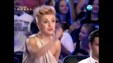 Момиче се разплака на сцената на X - Factor с испълнение на Jessie J