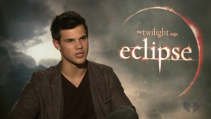 Rob, Taylor and Kristen Dish on the Steamy Tent Scene in Eclipse (at iheartradio) 