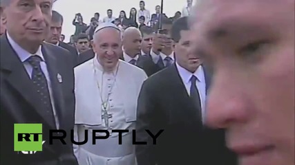 Paraguay: Pope Francis greeted by President Cartes on arrival to Asuncion