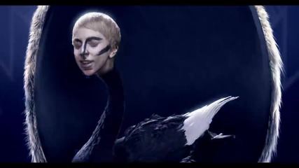 Lady Gaga - Applause (official)