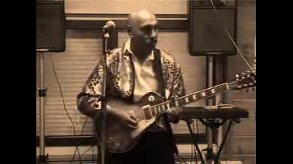 Guitar solo from the great Alex Pattiasina. 