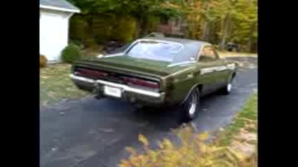 Burnouts in a 600 hp 69 Dodge Charger