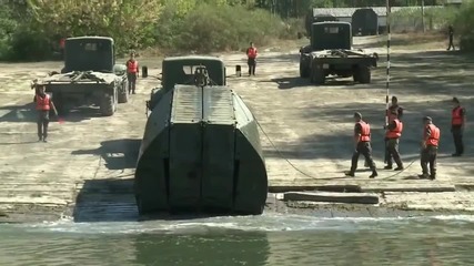 Иновативни мостове за спешни военни мисии, кадри - Kraz-255