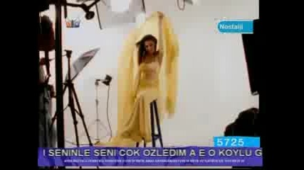 Ebru Gundes - Divane