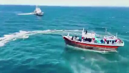 След морска гонка и стрелба: Заловиха кораб с дрога за 72 млн. долара (ВИДЕО)