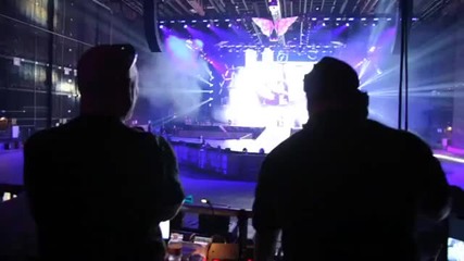 Бритни Спиърс вижда за първи път сцената от турнето Famme Fatale