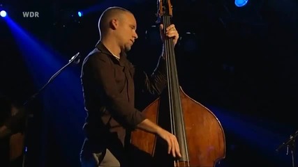 Avishai Cohen Trio - Eleven Wives