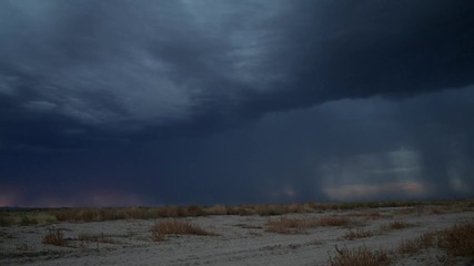 Showdown with Zeus -- a lightning storm timelapse ( High Definition )