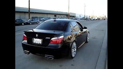 Bmw E60 M5 прави як старт