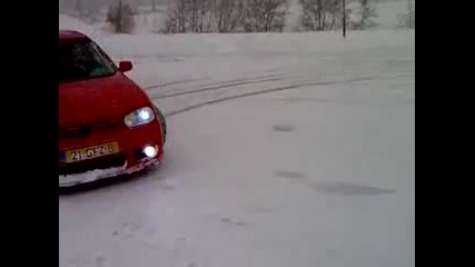 Golf 4 in the snow is Fun