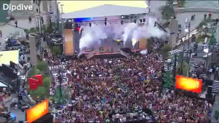 Black Eyed Peas - I Gotta Feeling (live in Chicago) 