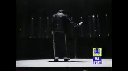 Michael Jackson - Moonwalk Amazin Live
