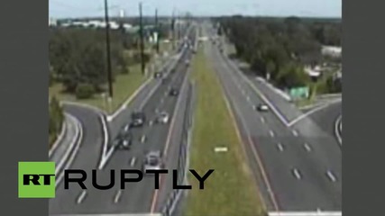 USA: Plane makes emergency landing on busy highway