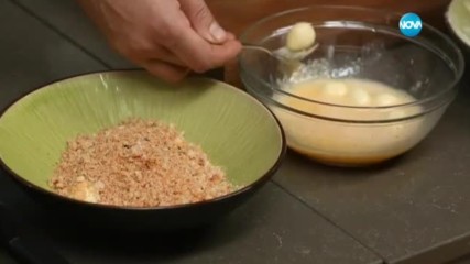 Панирана моцарела с доматен сос - Бон Апети (08.12.2016)