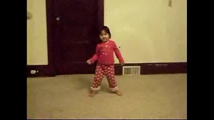 3 - Годишно Момиченце Танцува На Песента Thriller На Michael Jackson