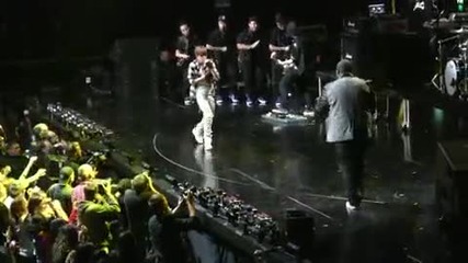 Justin Bieber in the Nyc Jingle Ball - Eenie Meenie (hd) Live on December 10th, 2010 