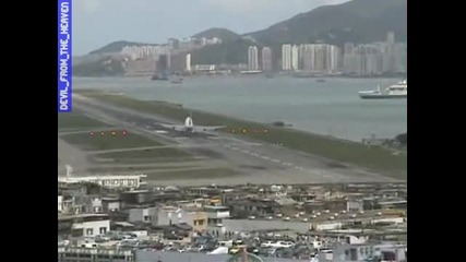 747 Кацане При Страничен Вятър В Хон Конг 