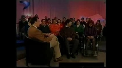 Водещ умира от смях