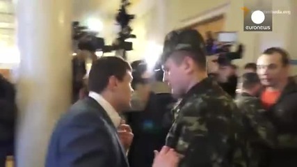 Ръкопашен бой между депутати в Украйна 12.02.2015 г