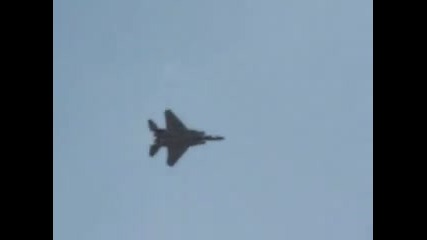 F15 Airshow Fly - By Over The Crowd 