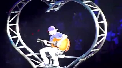 Justin Bieber Изпълнява Never Let You Go / Favourite Girl ( Paris )