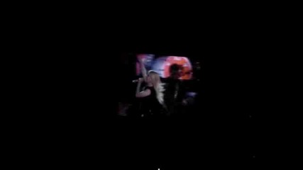 Avril Lavigne Au Centre Bell - Girlfriend