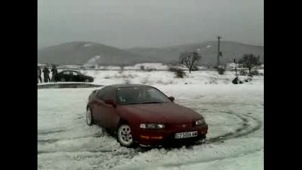 malko drift v snega