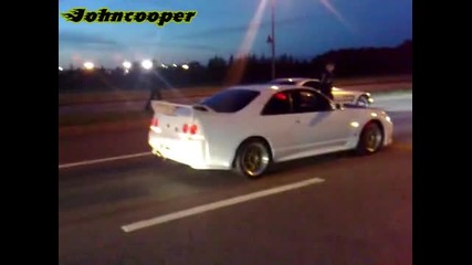 Nissan Skyline Gtr R33 vs Mercedes Slr Mclaren