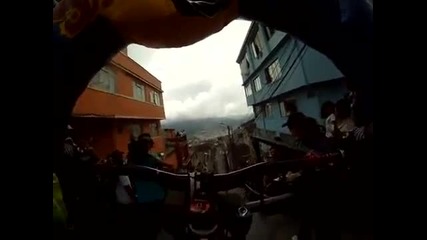 Ненормално спускане с колело !