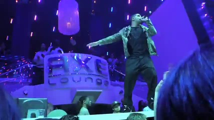 Drake - Throw It In The Bag (live at Axe Lounge) [ високо качество ]