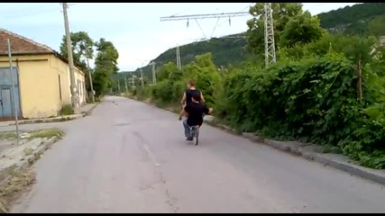 Селяните с колелото.