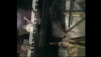 Neil Young - A Man Needs A Maid