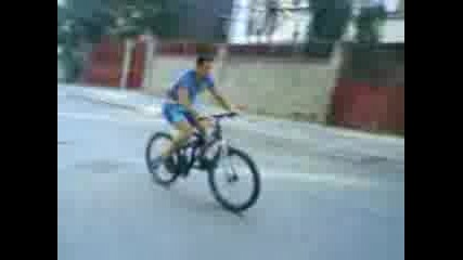 Спиране на предна гума с колело