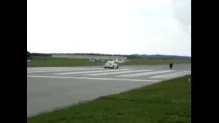Skyline Gtr34 Vs Yamaha R1 Част 2