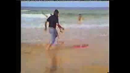 Падане На Плажа